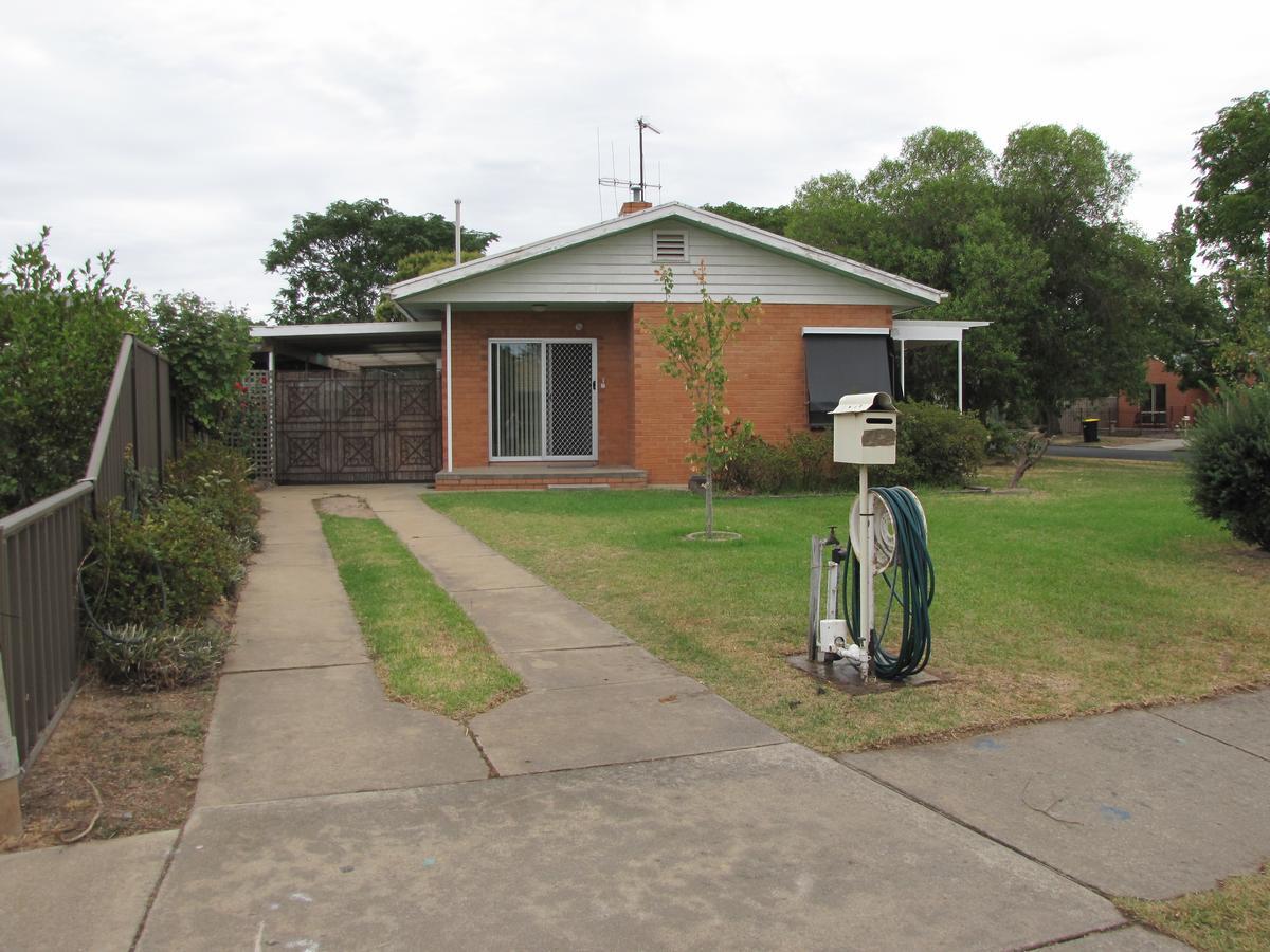 Villa Clarke Street à Benalla Extérieur photo